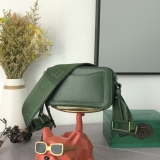 M*ARC J*ACOBS Top Bag  19*12*6CM