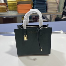M*ARC J*ACOBS Top Bag  23*20*10CM