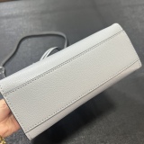 M*ARC J*ACOBS Top Bag  23*20*10CM
