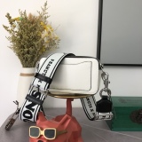 M*ARC J*ACOBS Top Bag  19*12*6CM