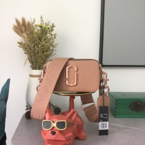 M*ARC J*ACOBS Top Bag  19*12*6CM