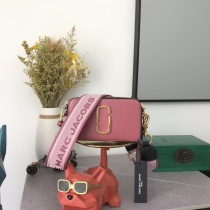 M*ARC J*ACOBS Top Bag  19*12*6CM