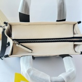 M*ARC J*ACOBS Top Bag  26*20*13CM