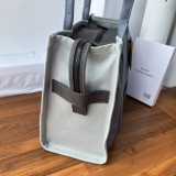 M*ARC J*ACOBS Top Bag  26*22*11CM