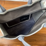 M*ARC J*ACOBS Top Bag  26*22*11CM