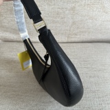 M*ARC J*ACOBS Top Bag  25*22*5CM