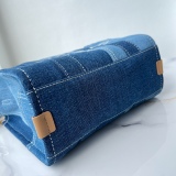 M*ARC J*ACOBS Top Bag  26*22*11CM