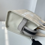 M*ARC J*ACOBS Top Bag  18*10*15CM