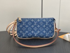 L*ouis V*uitton Top Bag  23.5*13.5*4CM
