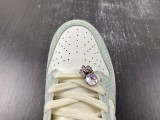 Preps This Dunk Low LX  FZ5065-111