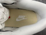 N*ike SB Dunk LOW DV0833-100