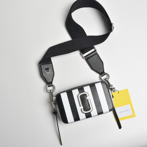 M*ARC J*ACOBS Top Bag  18*11*6CM