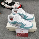 SB Dunk Low FD2562-400