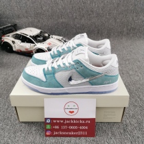 SB Dunk Low FD2562-400