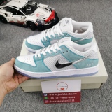 SB Dunk Low FD2562-400