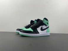 A*ir J*ordan 1 High OG “Green Glow”  DZ5485-130