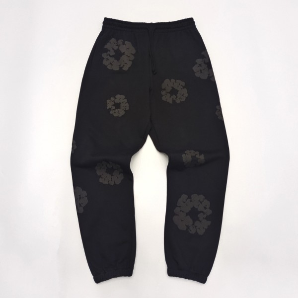 D*enim T*ears *L*evis Top Quality Clothes