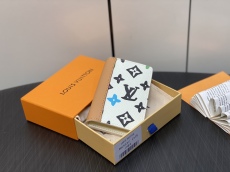 L*ouis V*uitton Top Wallets  7.5*11.1*1CM