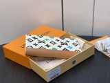 L*ouis V*uitton Top Wallets  10*19*2CM