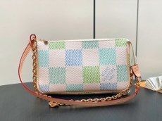 L*ouis V*uitton Top Bag  23.5*13.5*4CM