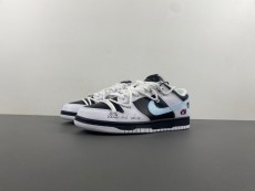 D*unk Low “Reverse Panda  FD9064-011