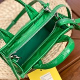 M*ARC J*ACOBS Top Bag  18*10*15CM
