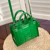 M*ARC J*ACOBS Top Bag  18*10*15CM