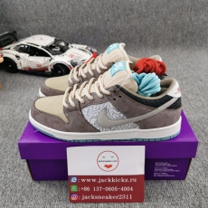 SB Dunk Low “Big Money Savings”  FZ3129-200
