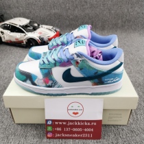SB Dunk Low Futura Laboratories Bleached Aqua HF6061-400
