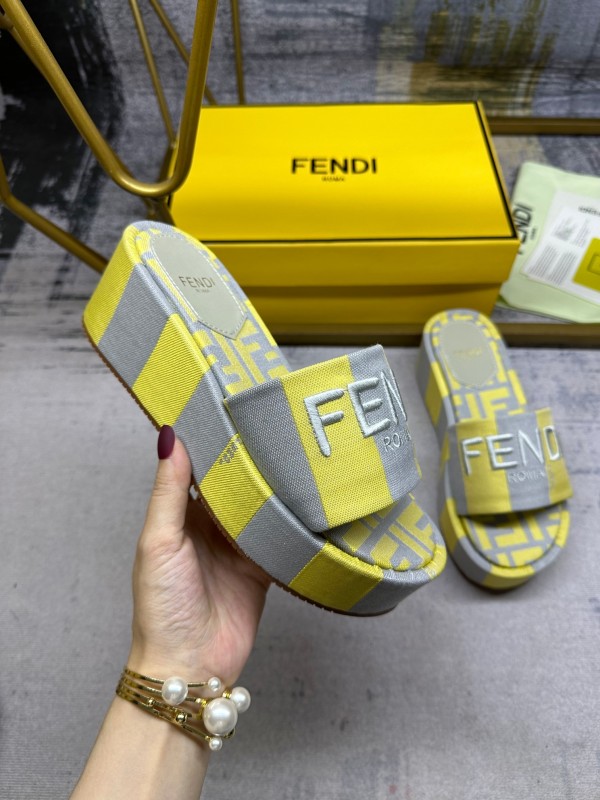Women F*endi Top Sandals