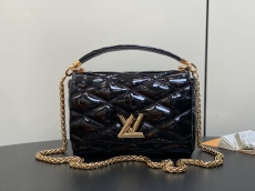 L*ouis V*uitton Top Bag   23*16*10CM