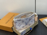 L*ouis V*uitton Top Bag  4.5*9.5*4CM