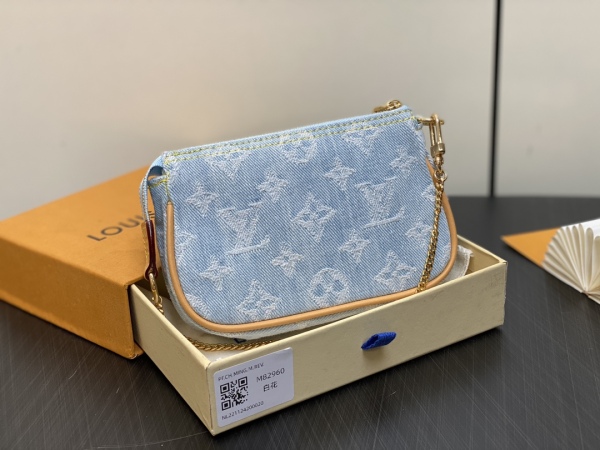 L*ouis V*uitton Top Bag  4.5*9.5*4CM