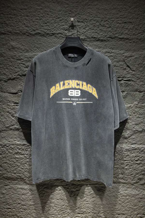 B*ALENCIAGA Top Quality Clothes