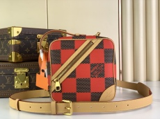 L*ouis V*uitton Top Bag 24*24*8CM