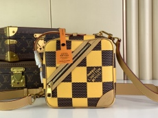 L*ouis V*uitton Top Bag 24*24*8CM