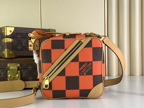 L*ouis V*uitton Top Bag 24*24*8CM