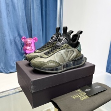 Men  𝑉*𝐴𝐿𝐸𝑁𝑇𝐼𝑁𝑂 Top Sneakers