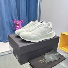 Men  𝑉*𝐴𝐿𝐸𝑁𝑇𝐼𝑁𝑂 Top Sneakers