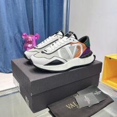 Men  𝑉*𝐴𝐿𝐸𝑁𝑇𝐼𝑁𝑂 Top Sneakers