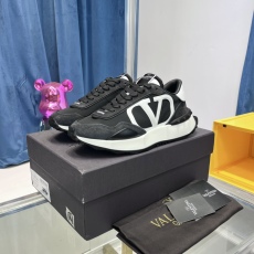 Men  𝑉*𝐴𝐿𝐸𝑁𝑇𝐼𝑁𝑂 Top Sneakers