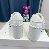 Women 𝑉*𝐴𝐿𝐸𝑁𝑇𝐼𝑁𝑂 Top Sneakers