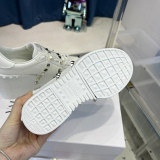 Women 𝑉*𝐴𝐿𝐸𝑁𝑇𝐼𝑁𝑂 Top Sneakers