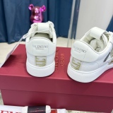 Men Women 𝑉*𝐴𝐿𝐸𝑁𝑇𝐼𝑁𝑂 Top Sneakers