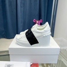 Women 𝑉*𝐴𝐿𝐸𝑁𝑇𝐼𝑁𝑂 Top Sneakers