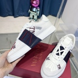 Men Women 𝑉*𝐴𝐿𝐸𝑁𝑇𝐼𝑁𝑂 Top Sneakers