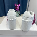 Women 𝑉*𝐴𝐿𝐸𝑁𝑇𝐼𝑁𝑂 Top Sneakers