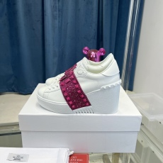 Women 𝑉*𝐴𝐿𝐸𝑁𝑇𝐼𝑁𝑂 Top Sneakers