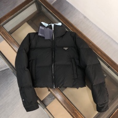 P*rada R Top Quality Clothes