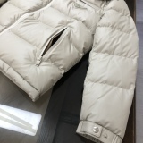 P*rada R Top Quality Clothes